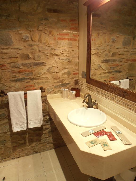 Hostal Virgen De La Encina ポンフェラダ 部屋 写真